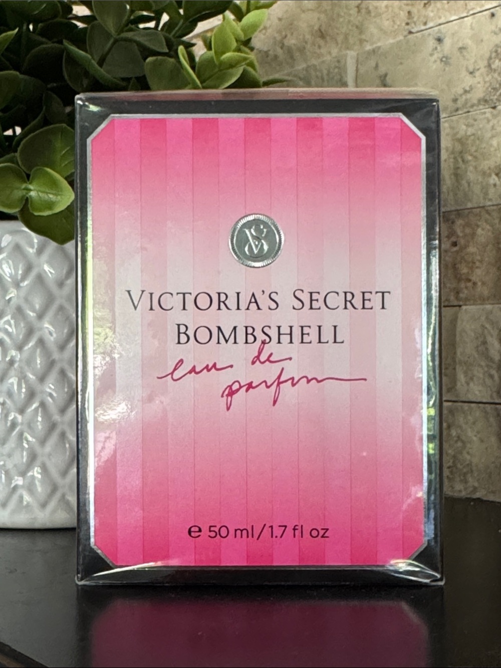 Victoria's Secret Bombshell Eau de Parfum - Large 1.7 oz - Picture 6 of 6